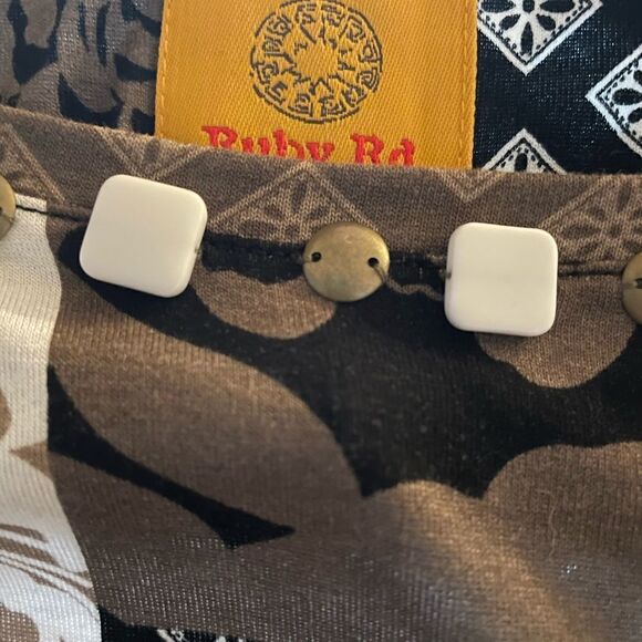 Ruby Road Print Top with 3/4 Sleeve and Accented Neckline, Sz XL - Picture 7 of 7